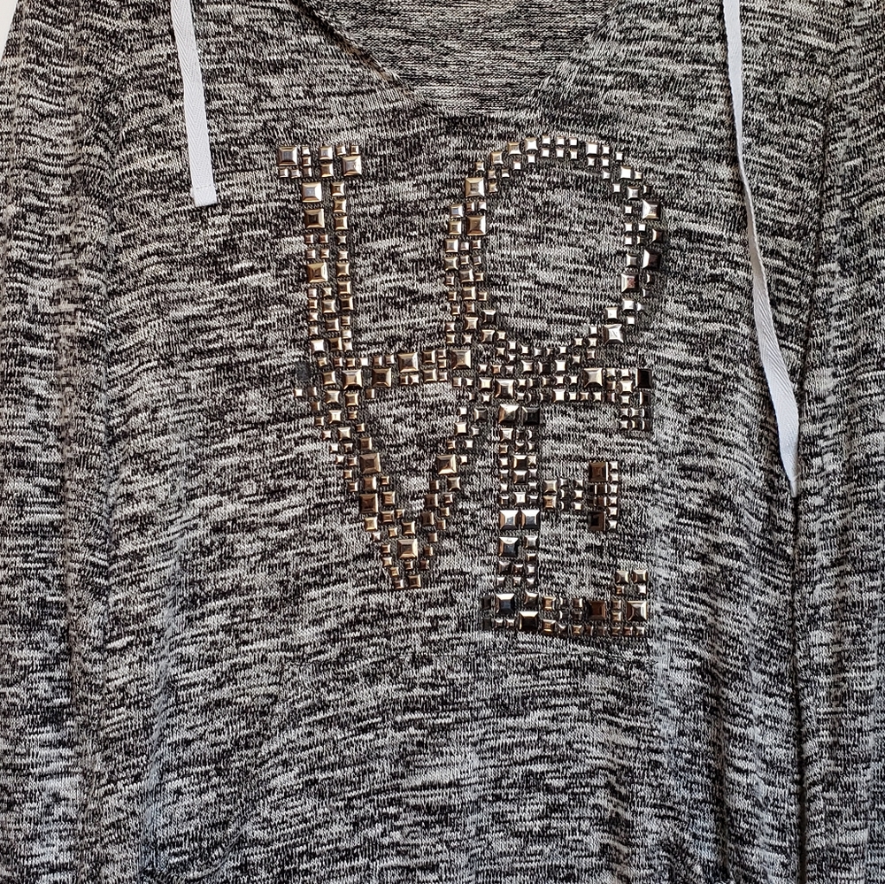 ☆ LOVE Gray and White Sweater ☆